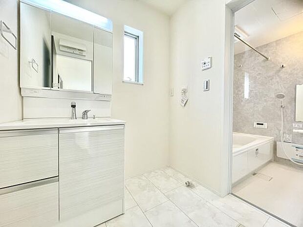 ■■清潔な空間■■毎日使うものだから清潔な空間を保ちたい水回り。洗面にはそんな願いを解消させてくれる収納アイデアが満載です。