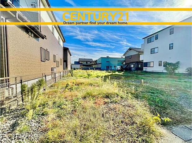 ■■駐車場■■ファミリーカーの需要が多い中、駐車場も確保いたしました。マンションとは違う敷地内駐車。ご主人様のお車のお手入れにも気合が入りますね。