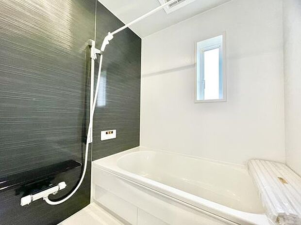 ■■一日の疲れを癒す■■癒しの空間バスルームです。天気に左右されずに洗濯物を乾かせる、浴室乾燥機＆オートバス機能付きです。