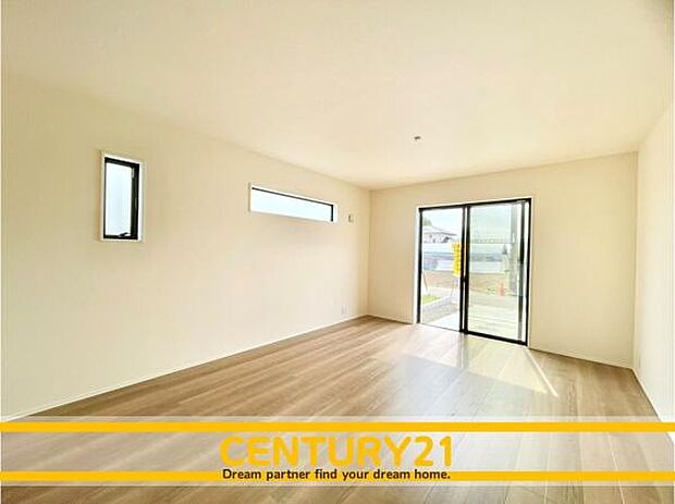 ■■家族団らんの空間■■朝は爽やかな日差しを浴びながら、家族みんなでおいしい朝食。昼下がりには読書やお昼寝でもしながらのんびりと過ごすひと時…。