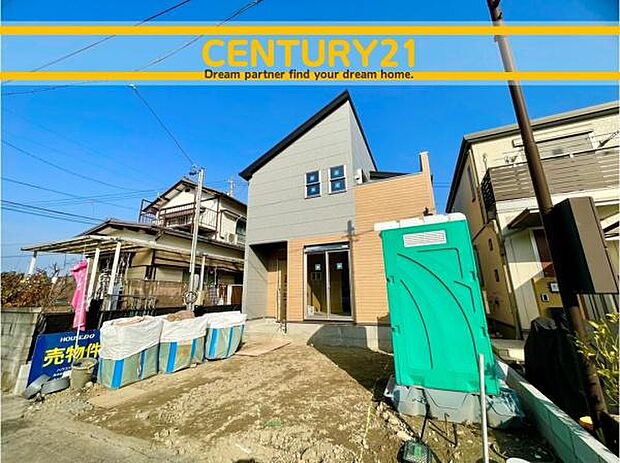 ■■駐車場■■ファミリーカーの需要が多い中、駐車場も確保いたしました。マンションとは違う敷地内駐車。ご主人様のお車のお手入れにも気合が入りますね。