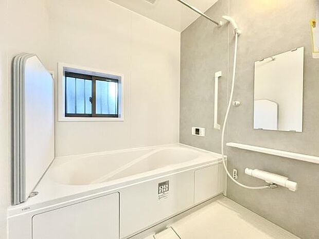 ■■一日の疲れを癒す■■癒しの空間バスルームです。天気に左右されずに洗濯物を乾かせる、浴室乾燥機＆オートバス機能付きです。