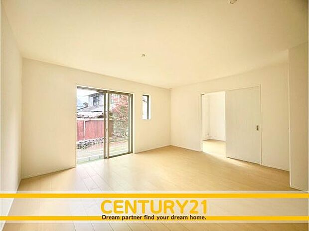 ■■家族団らんの空間■■朝は爽やかな日差しを浴びながら、家族みんなでおいしい朝食。昼下がりには読書やお昼寝でもしながらのんびりと過ごすひと時…。