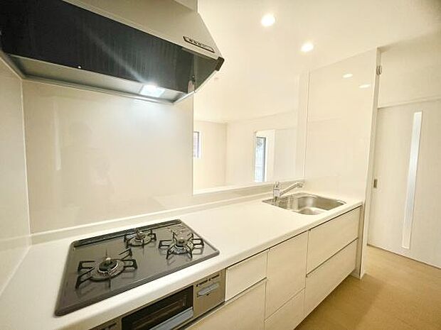 ■■キッチン■■家族や友人と味わう料理。会話を楽しみながら作りたいものですね。