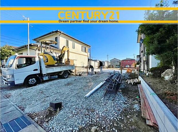 ■■駐車場■■ファミリーカーの需要が多い中、駐車場も確保いたしました。マンションとは違う敷地内駐車。ご主人様のお車のお手入れにも気合が入りますね。