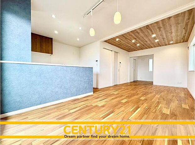 ■■家族団らんの空間■■朝は爽やかな日差しを浴びながら、家族みんなでおいしい朝食。昼下がりには読書やお昼寝でもしながらのんびりと過ごすひと時…。