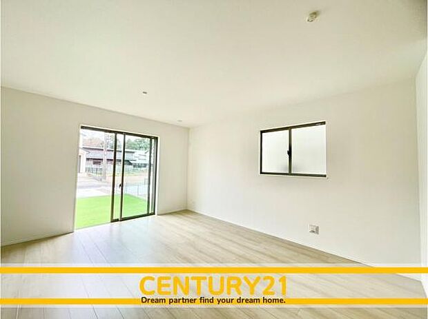 ■■家族団らんの空間■■朝は爽やかな日差しを浴びながら、家族みんなでおいしい朝食。昼下がりには読書やお昼寝でもしながらのんびりと過ごすひと時…。