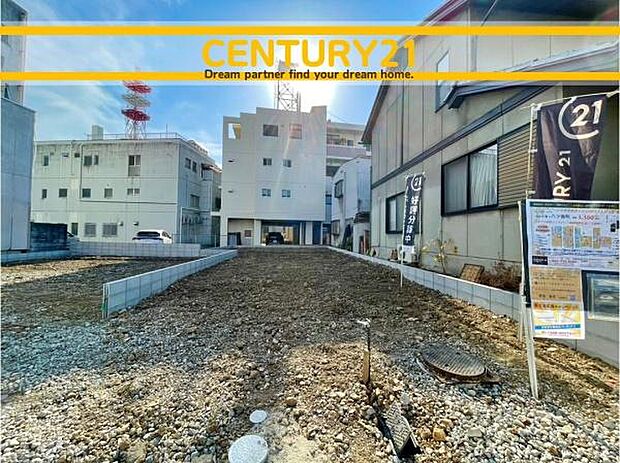 ■■駐車場■■ファミリーカーの需要が多い中、駐車場も確保いたしました。マンションとは違う敷地内駐車。ご主人様のお車のお手入れにも気合が入りますね。