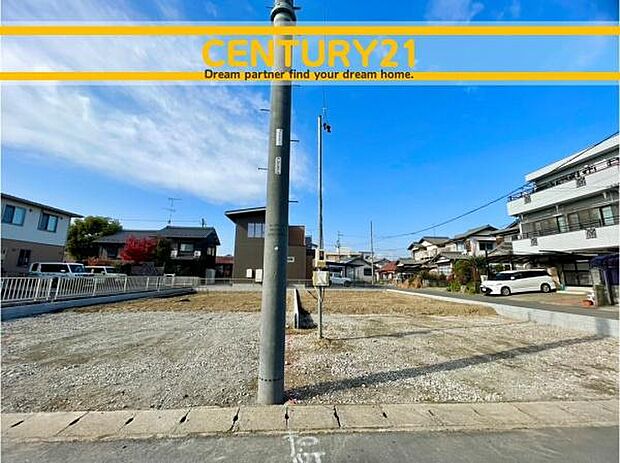 ■■駐車場■■ファミリーカーの需要が多い中、駐車場も確保いたしました。マンションとは違う敷地内駐車。ご主人様のお車のお手入れにも気合が入りますね。