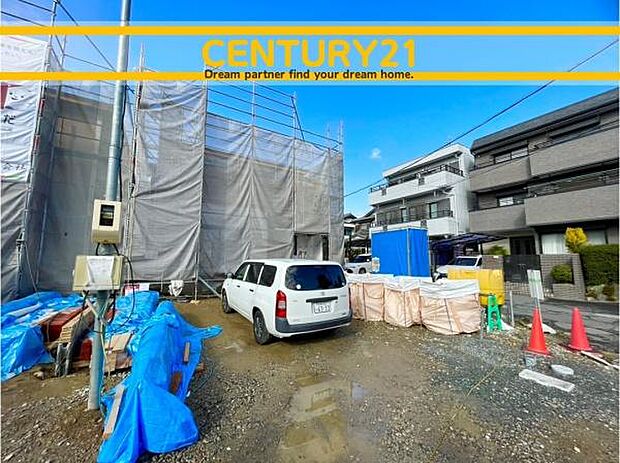 ■■駐車場■■ファミリーカーの需要が多い中、駐車場も確保いたしました。マンションとは違う敷地内駐車。ご主人様のお車のお手入れにも気合が入りますね。