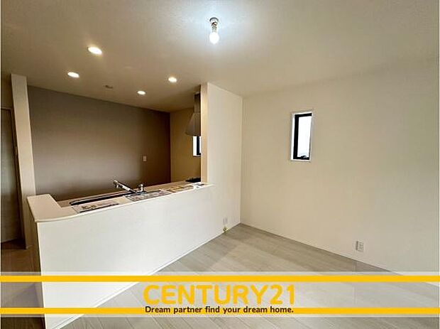 ■■キッチン■■家族や友人と味わう料理。会話を楽しみながら作りたいものですね。