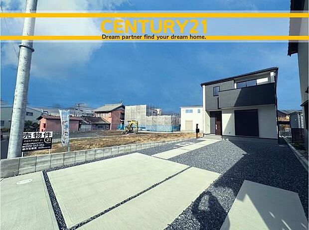 ■■駐車場■■ファミリーカーの需要が多い中、駐車場も確保いたしました。マンションとは違う敷地内駐車。ご主人様のお車のお手入れにも気合が入りますね。