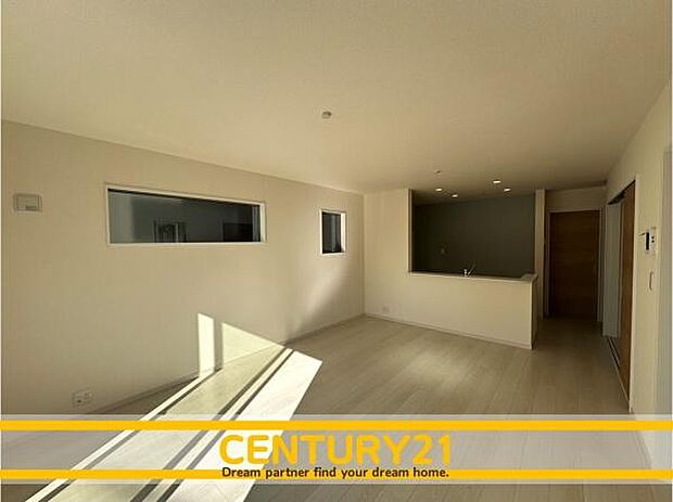 ■■家族団らんの空間■■朝は爽やかな日差しを浴びながら、家族みんなでおいしい朝食。昼下がりには読書やお昼寝でもしながらのんびりと過ごすひと時…。