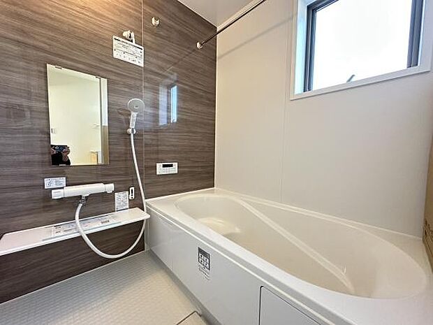 ■■一日の疲れを癒す■■癒しの空間バスルームです。天気に左右されずに洗濯物を乾かせる、浴室乾燥機＆オートバス機能付きです。