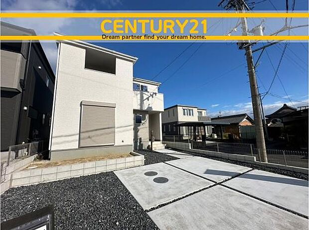 ■■駐車場■■ファミリーカーの需要が多い中、駐車場も確保いたしました。マンションとは違う敷地内駐車。ご主人様のお車のお手入れにも気合が入りますね。