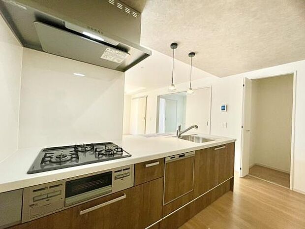 ■■キッチン■■家族や友人と味わう料理。会話を楽しみながら作りたいものですね。