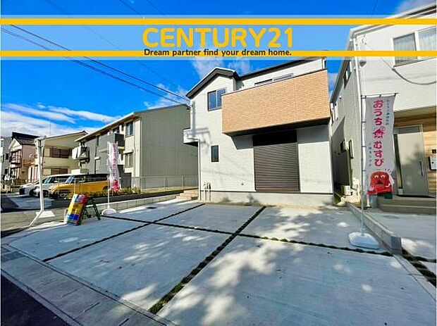 ■■駐車場■■ファミリーカーの需要が多い中、駐車場も確保いたしました。マンションとは違う敷地内駐車。ご主人様のお車のお手入れにも気合が入りますね。