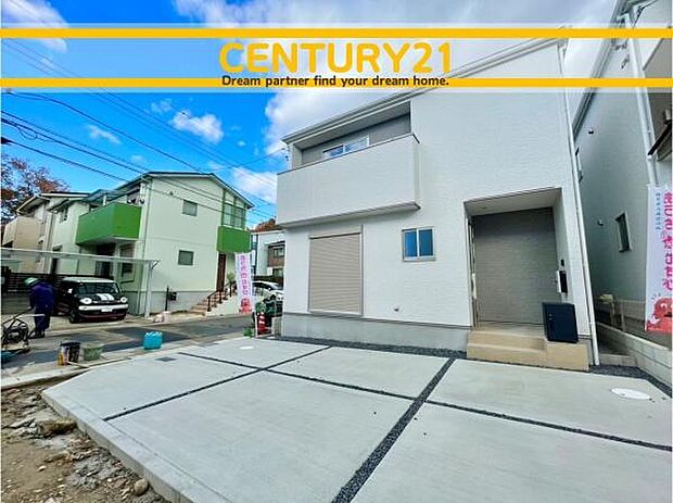 ■■駐車場■■ファミリーカーの需要が多い中、駐車場も確保いたしました。マンションとは違う敷地内駐車。ご主人様のお車のお手入れにも気合が入りますね。