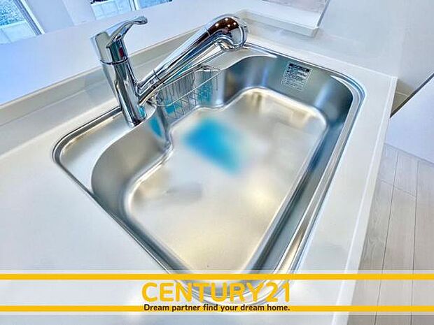 ■■浄水器付シャワー切替水栓■■浄水器がカルキその他を除去。美味しい水を提供してくれます。ヘッドはシャワーや浄水に切り替え可能でノズルが延びる可動式。キッチン作業が楽しくなりますね。