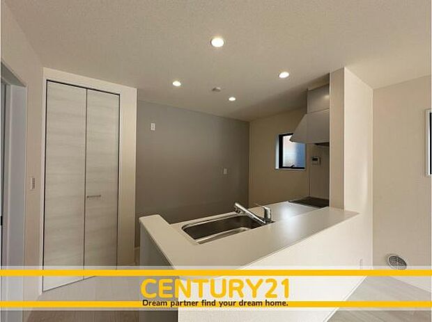 ■■キッチン■■家族や友人と味わう料理。会話を楽しみながら作りたいものですね。