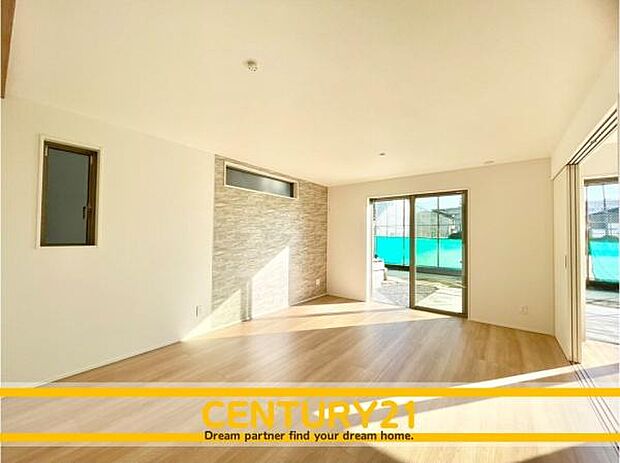 ■■家族団らんの空間■■朝は爽やかな日差しを浴びながら、家族みんなでおいしい朝食。昼下がりには読書やお昼寝でもしながらのんびりと過ごすひと時…。