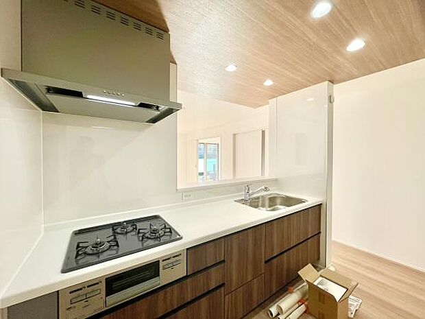 ■■キッチン■■家族や友人と味わう料理。会話を楽しみながら作りたいものですね。