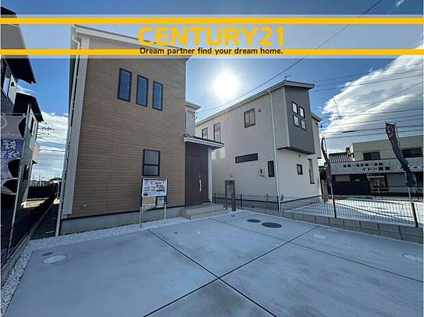 ■■駐車場■■ファミリーカーの需要が多い中、駐車場も確保いたしました。マンションとは違う敷地内駐車。ご主人様のお車のお手入れにも気合が入りますね。