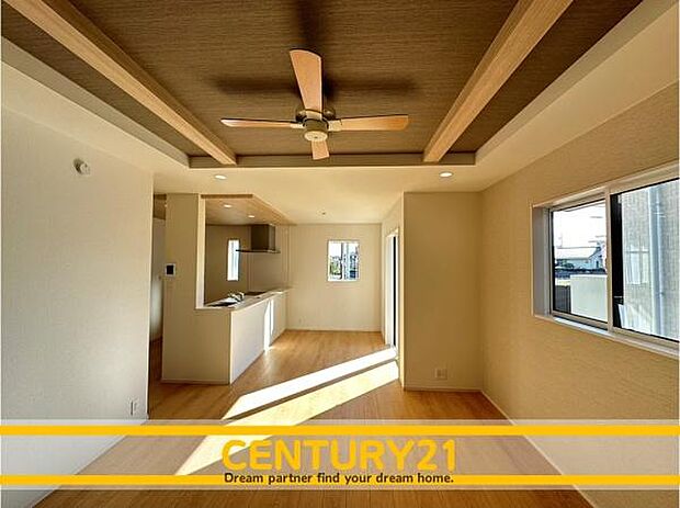 ■■憩いのリビング■■くつろぎを愉しむリビングルームは憩いの場となります。リビングとダイニングの空間機能を活かし、巧みに使い分ける発想が、ライフスタイルに新しいゆとりをもたらします。