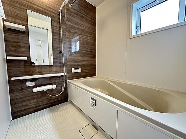 ■■一日の疲れを癒す■■癒しの空間バスルームです。天気に左右されずに洗濯物を乾かせる、浴室乾燥機&オートバス機能付きです。