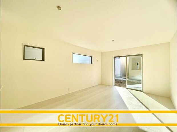 ■■ステキな時間を!■■忙しい朝でも、しっかり家族が揃って食事をして頂けるゆとりある大きさのダイニングスペース。奥様が作る手料理をカウンター越しに受けとって頂き、テーブルで囲む素敵な時間を存分に。