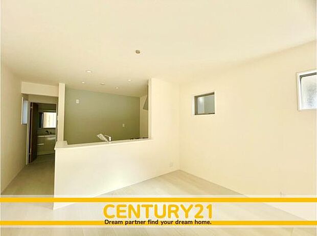 ■■家族団らんの空間■■朝は爽やかな日差しを浴びながら、家族みんなでおいしい朝食。昼下がりには読書やお昼寝でもしながらのんびりと過ごすひと時…。