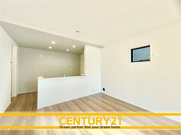 ■■家族団らんの空間■■朝は爽やかな日差しを浴びながら、家族みんなでおいしい朝食。昼下がりには読書やお昼寝でもしながらのんびりと過ごすひと時…。