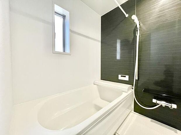 ■■一日の疲れを癒す■■癒しの空間バスルームです。天気に左右されずに洗濯物を乾かせる、浴室乾燥機＆オートバス機能付きです。