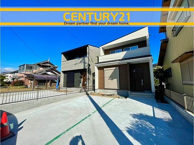 ■■駐車場■■ファミリーカーの需要が多い中、駐車場も確保いたしました。マンションとは違う敷地内駐車。ご主人様のお車のお手入れにも気合が入りますね。