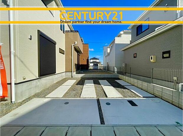 ■■駐車場■■ファミリーカーの需要が多い中、駐車場も確保いたしました。マンションとは違う敷地内駐車。ご主人様のお車のお手入れにも気合が入りますね。