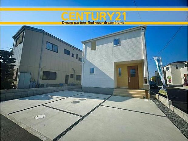 ■■駐車場■■ファミリーカーの需要が多い中、駐車場も確保いたしました。マンションとは違う敷地内駐車。ご主人様のお車のお手入れにも気合が入りますね。