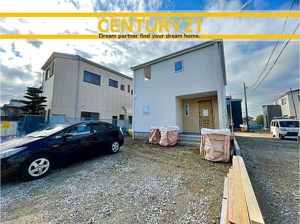 ■■駐車場■■ファミリーカーの需要が多い中、駐車場も確保いたしました。マンションとは違う敷地内駐車。ご主人様のお車のお手入れにも気合が入りますね。