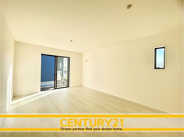 ■■家族団らんの空間■■朝は爽やかな日差しを浴びながら、家族みんなでおいしい朝食。昼下がりには読書やお昼寝でもしながらのんびりと過ごすひと時…。