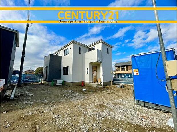 ■■駐車場■■ファミリーカーの需要が多い中、駐車場も確保いたしました。マンションとは違う敷地内駐車。ご主人様のお車のお手入れにも気合が入りますね。