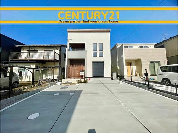 ■■駐車場■■ファミリーカーの需要が多い中、駐車場も確保いたしました。マンションとは違う敷地内駐車。ご主人様のお車のお手入れにも気合が入りますね。