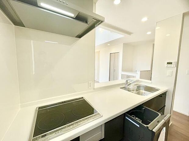 ■■キッチン■■家族や友人と味わう料理。会話を楽しみながら作りたいものですね。