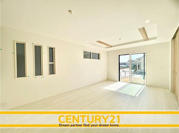 ■■家族団らんの空間■■朝は爽やかな日差しを浴びながら、家族みんなでおいしい朝食。昼下がりには読書やお昼寝でもしながらのんびりと過ごすひと時…。