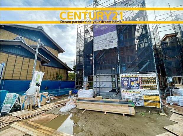 ■■駐車場■■ファミリーカーの需要が多い中、駐車場も確保いたしました。マンションとは違う敷地内駐車。ご主人様のお車のお手入れにも気合が入りますね。