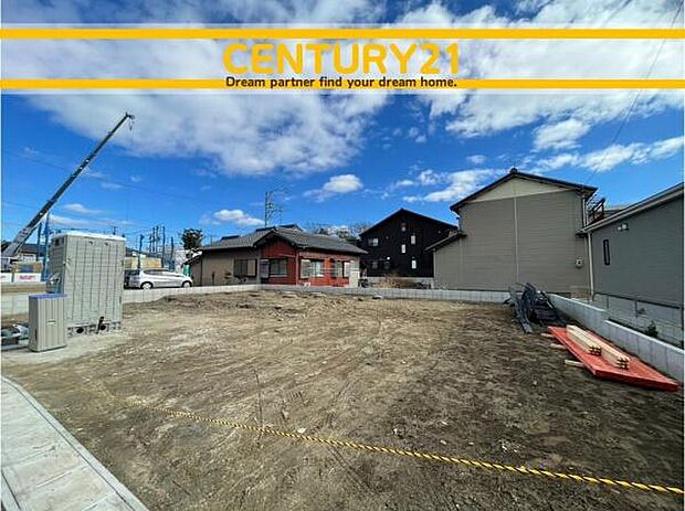 ■■駐車場■■ファミリーカーの需要が多い中、駐車場も確保いたしました。マンションとは違う敷地内駐車。ご主人様のお車のお手入れにも気合が入りますね。