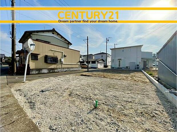 ■■駐車場■■ファミリーカーの需要が多い中、駐車場も確保いたしました。マンションとは違う敷地内駐車。ご主人様のお車のお手入れにも気合が入りますね。