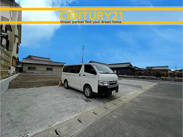 ■■駐車場■■ファミリーカーの需要が多い中、駐車場も確保いたしました。マンションとは違う敷地内駐車。ご主人様のお車のお手入れにも気合が入りますね。