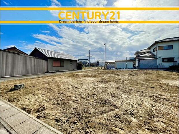 ■■駐車場■■ファミリーカーの需要が多い中、駐車場も確保いたしました。マンションとは違う敷地内駐車。ご主人様のお車のお手入れにも気合が入りますね。