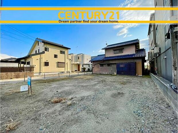 ■■駐車場■■ファミリーカーの需要が多い中、駐車場も確保いたしました。マンションとは違う敷地内駐車。ご主人様のお車のお手入れにも気合が入りますね。