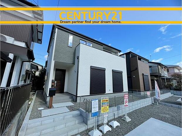 ■■駐車場■■ファミリーカーの需要が多い中、駐車場も確保いたしました。マンションとは違う敷地内駐車。ご主人様のお車のお手入れにも気合が入りますね。