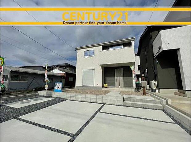 ■■駐車場■■ファミリーカーの需要が多い中、駐車場も確保いたしました。マンションとは違う敷地内駐車。ご主人様のお車のお手入れにも気合が入りますね。